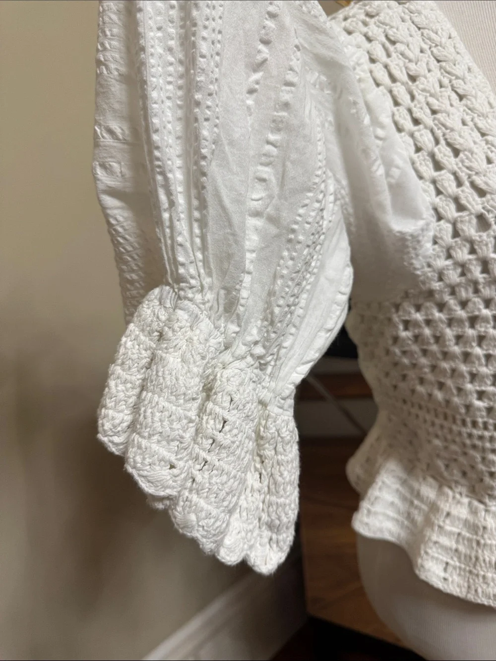 Free People White Crochet Drawstring Waist Women’s Top Size XL pre-owned.